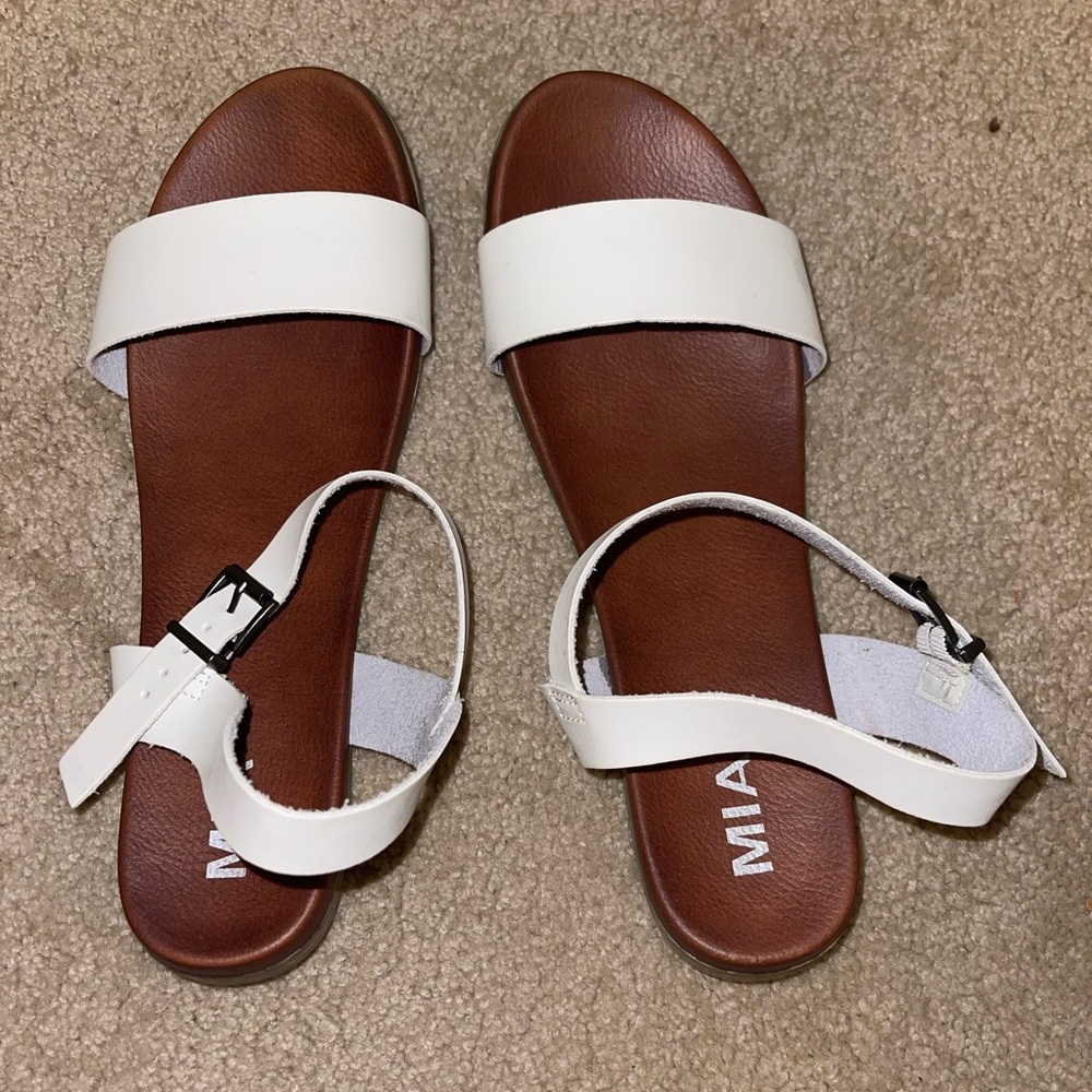 Women’s size 10 sandals! Barely worn!